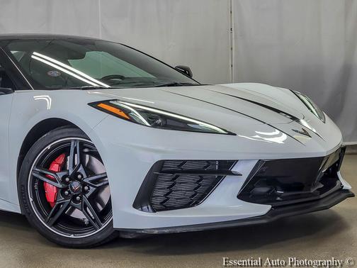 Arctic White 2021 Chevrolet Corvette Stingray w/2LT