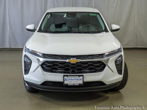 Summit White 2026 Chevrolet Trax LS