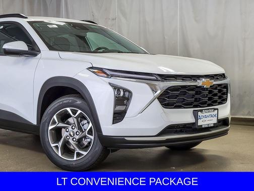 Summit White 2026 Chevrolet Trax LT