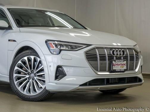 2019 Audi e-tron Premium Plus