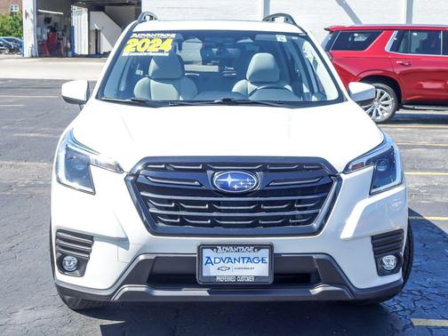 Crystal White Pearl 2024 Subaru Forester Premium