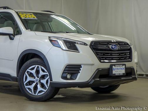 Crystal White Pearl 2024 Subaru Forester Premium