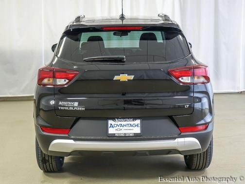 Mosaic Black Metallic 2026 Chevrolet Trailblazer LT
