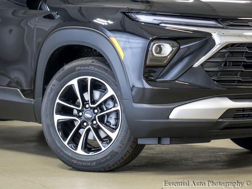 Mosaic Black Metallic 2026 Chevrolet Trailblazer LT
