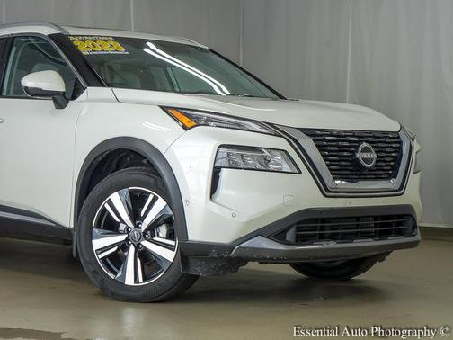Pearl White Tricoat 2023 Nissan Rogue SL