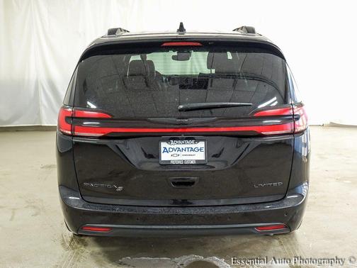 2025 Chrysler Pacifica Limited