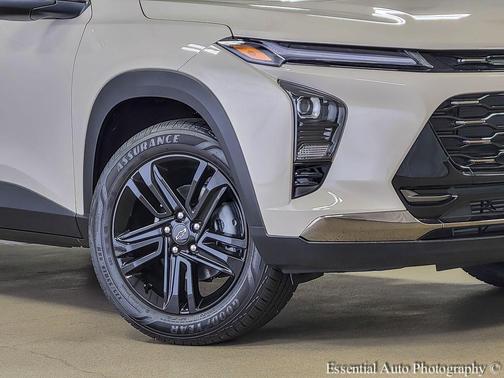 White Sands 2026 Chevrolet Trax FWD ACTIV