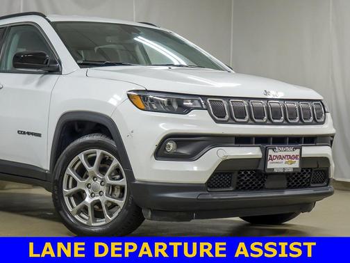 2022 Jeep Compass Latitude Lux