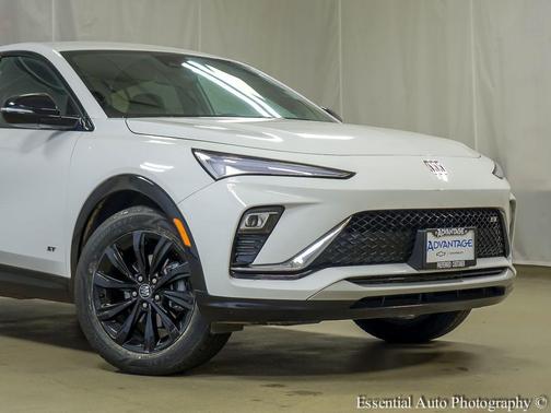 Summit White 2025 Buick Envista Sport Touring FWD