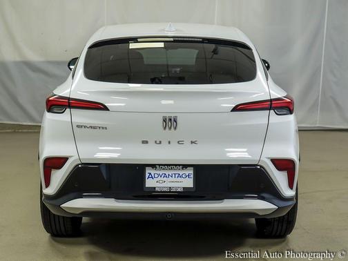 Summit White 2025 Buick Envista Sport Touring FWD