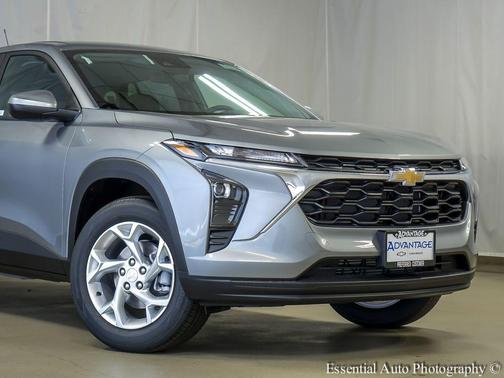 Sterling Gray Metallic 2026 Chevrolet Trax LS