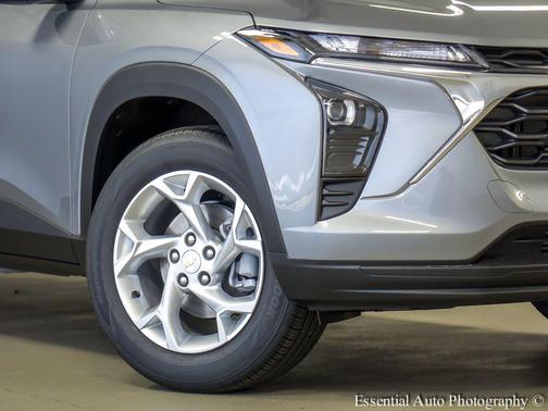 Sterling Gray Metallic 2026 Chevrolet Trax LS