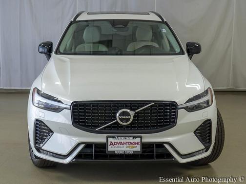 2024 Volvo XC60 B5 Plus Dark Theme
