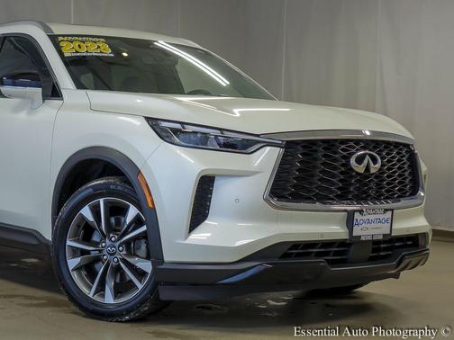 Majestic White 2023 INFINITI QX60 Luxe