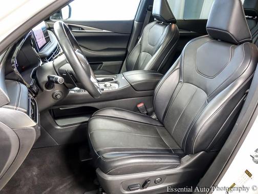 Majestic White 2023 INFINITI QX60 Luxe