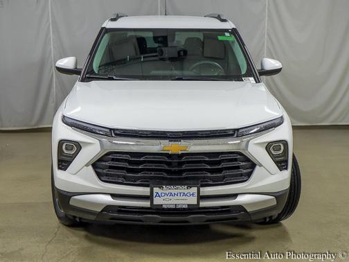 Summit White 2026 Chevrolet Trailblazer LT