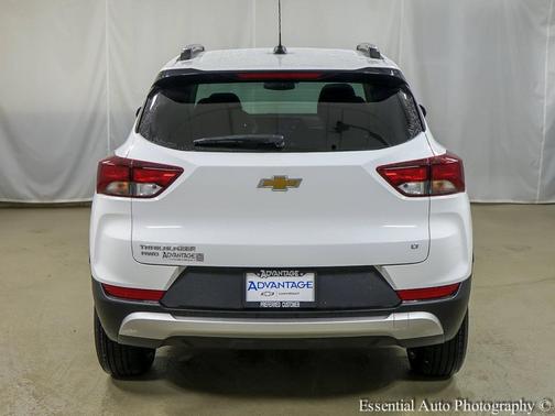 Summit White 2026 Chevrolet Trailblazer LT