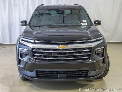 Mosaic Black Metallic 2026 Chevrolet Traverse LT
