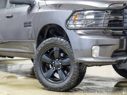 Granite Crystal Metallic Clearcoat 2019 RAM 1500 Express
