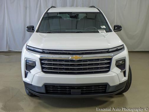 Summit White 2026 Chevrolet Traverse LT