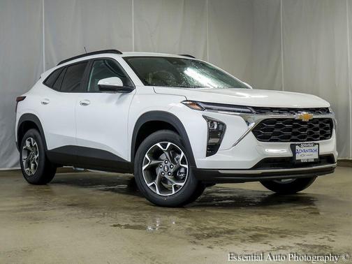 Summit White 2026 Chevrolet Trax LT