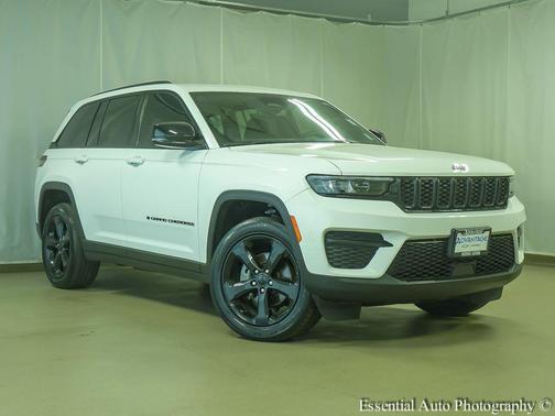 Bright White Clearcoat 2022 Jeep Grand Cherokee Altitude