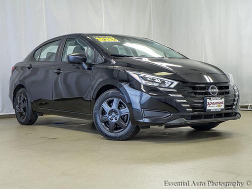 Super Black 2025 Nissan Versa 1.6 S