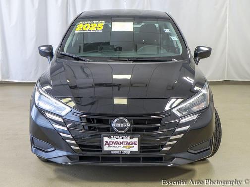 Super Black 2025 Nissan Versa 1.6 S
