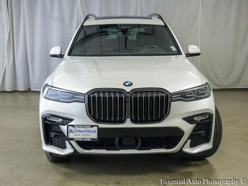 Mineral White Metallic 2022 BMW X7 xDrive40i