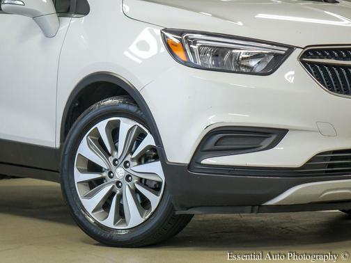 Summit White 2017 Buick Encore Preferred