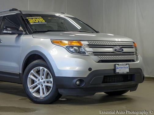 Ingot Silver Metallic 2015 Ford Explorer XLT