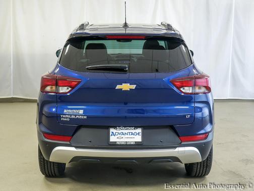 Blue Glow Metallic 2022 Chevrolet Trailblazer LT