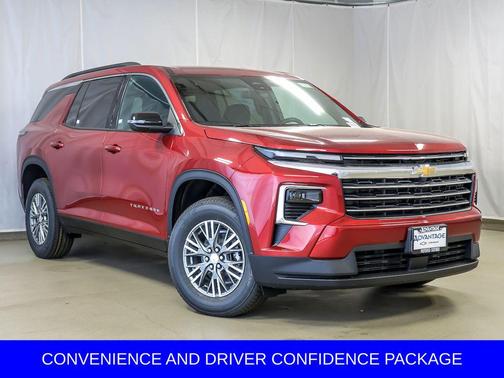 Radiant Red Tintcoat 2026 Chevrolet Traverse LT