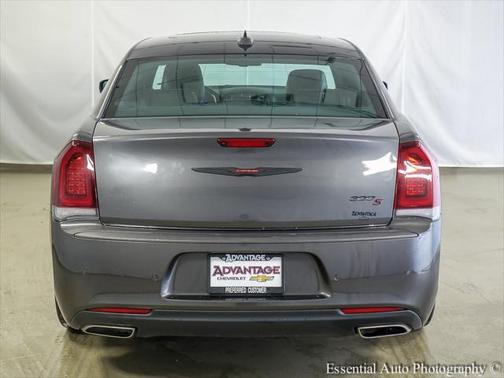 2022 Chrysler 300 S