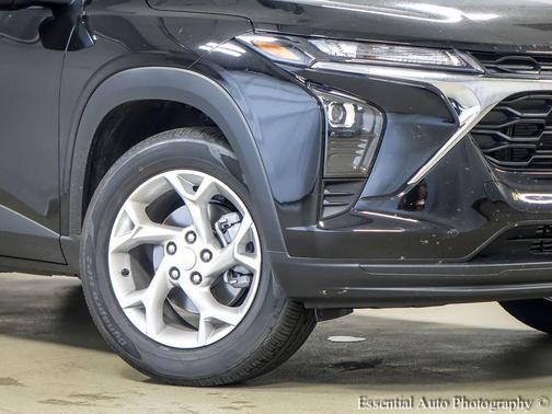Mosaic Black Metallic 2026 Chevrolet Trax LS