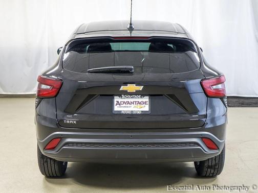 Mosaic Black Metallic 2026 Chevrolet Trax LS