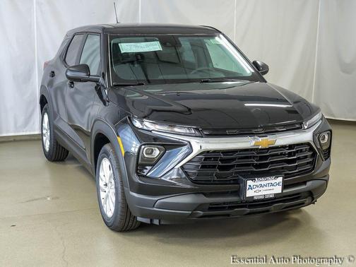 Mosaic Black Metallic 2026 Chevrolet Trailblazer LS
