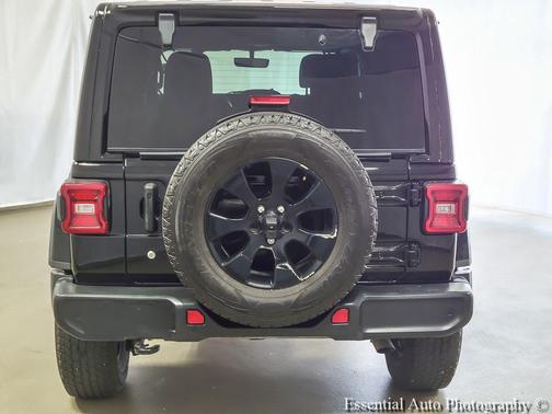 Black Clearcoat 2018 Jeep Wrangler Unlimited Sahara