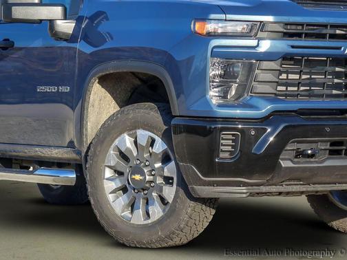 Lakeshore Blue Metallic 2026 Chevrolet Silverado 2500 Custom