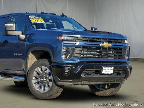Lakeshore Blue Metallic 2026 Chevrolet Silverado 2500 Custom