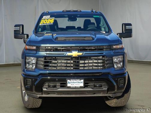 Lakeshore Blue Metallic 2026 Chevrolet Silverado 2500 Custom