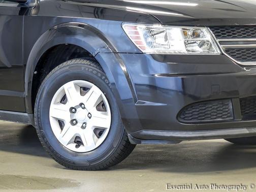 Brilliant Black Crystal Pearlcoat 2012 Dodge Journey SE/AVP