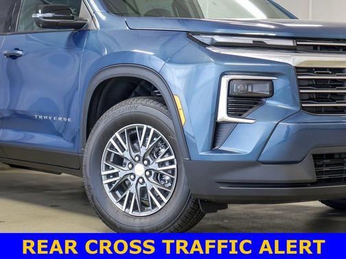 Lakeshore Blue Metallic 2026 Chevrolet Traverse LT