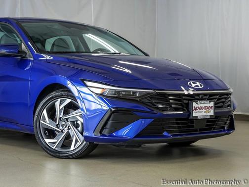 2024 Hyundai ELANTRA Limited