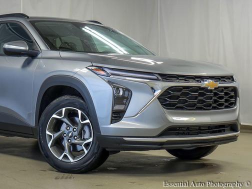 Sterling Gray Metallic 2025 Chevrolet Trax LT