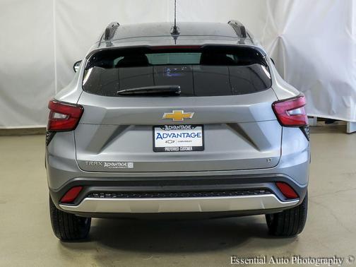 Sterling Gray Metallic 2025 Chevrolet Trax LT