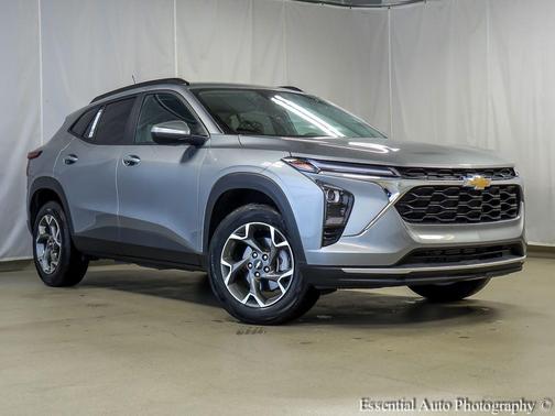 Sterling Gray Metallic 2025 Chevrolet Trax LT
