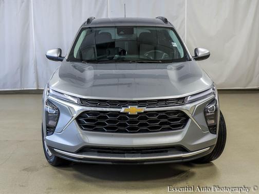 Sterling Gray Metallic 2025 Chevrolet Trax LT