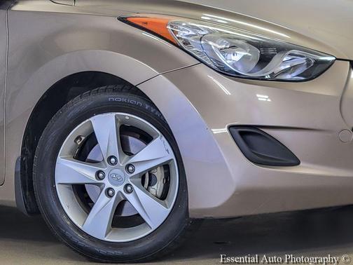 Desert Bronze 2013 Hyundai ELANTRA GLS