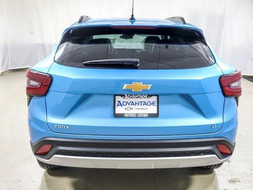 Marina Blue Metallic 2026 Chevrolet Trax LT